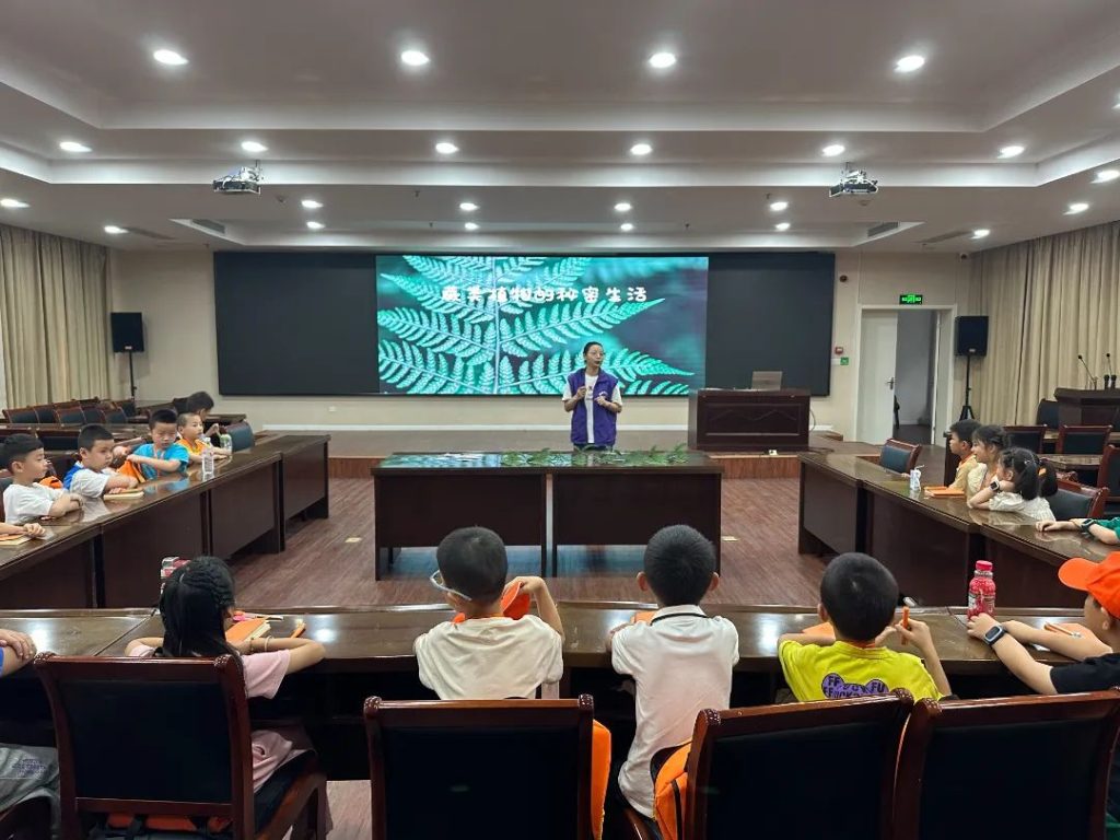 蕨类植物的秘密生活 | 贵池区新城明珠小学的小记者们走进池州市科技馆