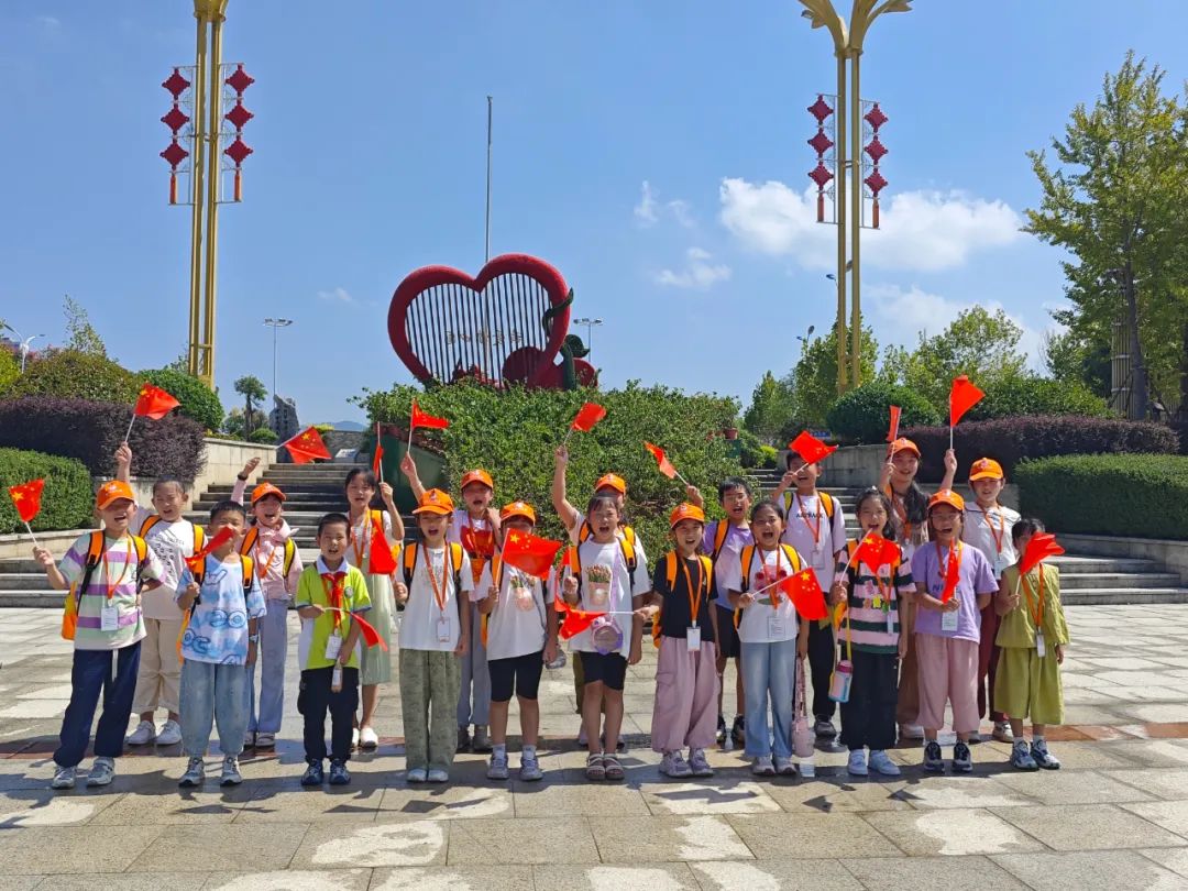 寻秋意，享秋趣 | 青阳县蓉城镇第一小学小记者走进芙蓉湖公园