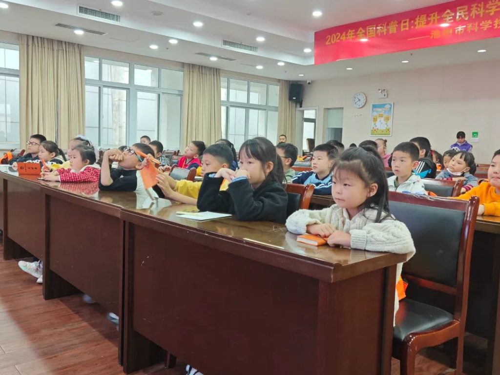探索数学思维 解密火柴几何 | 贵池区人民路小学的小记者走进池州市科技馆