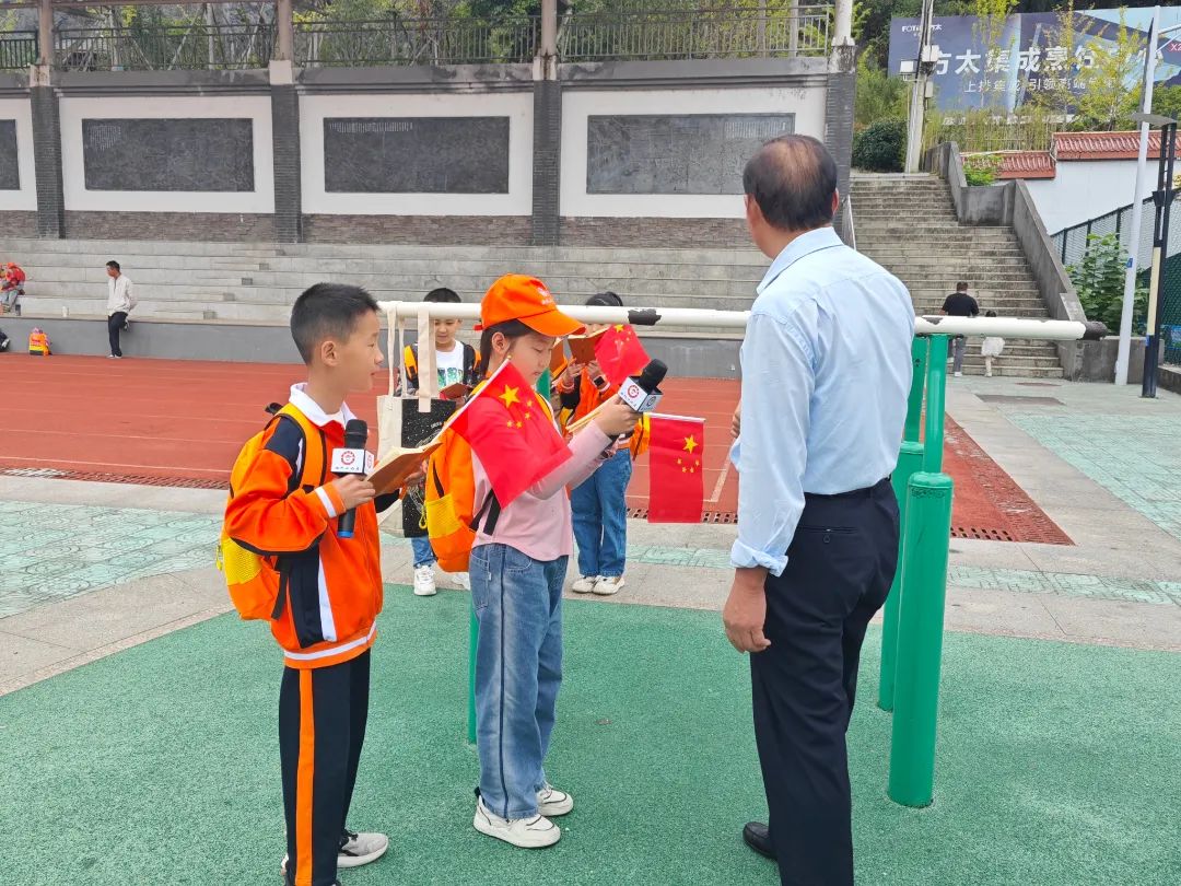 “喜看城市新变化” | 小记者户外采访，大胆表达、绽放自我